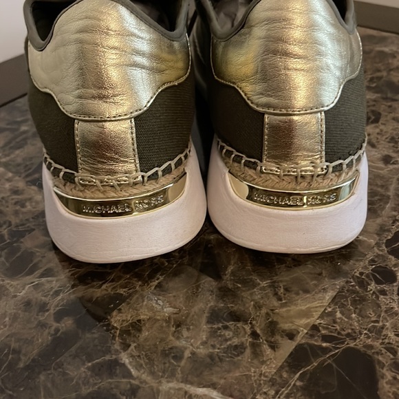 Michael Kors size 11 ladies shoes - Picture 2 of 3